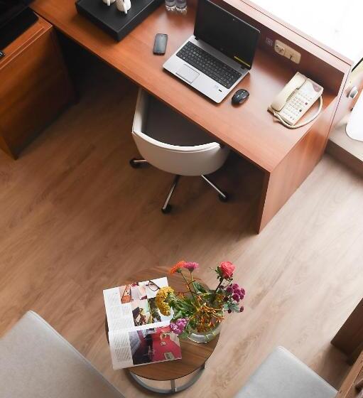 주니어 스위트 킹사이즈 침대, Crowne Plaza Maastricht, An Ihg