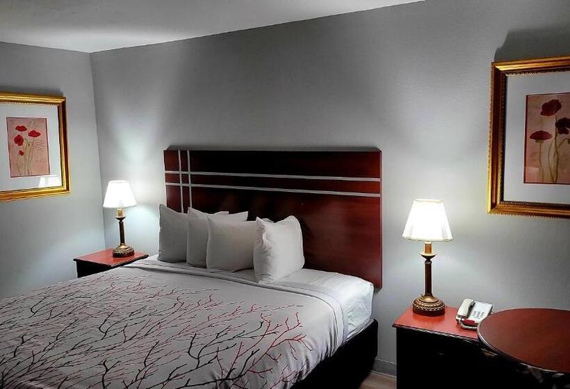 适合残疾人士使用的带超级大床的标准间, Rancho San Diego Inn & Suites
