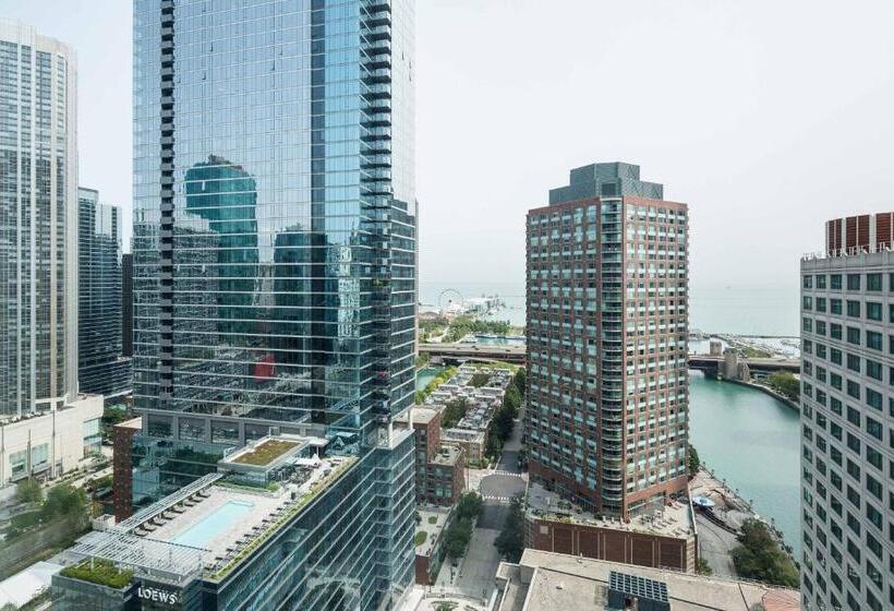 キングサイズベッドのクラブルーム, Sheraton Grand Chicago Riverwalk