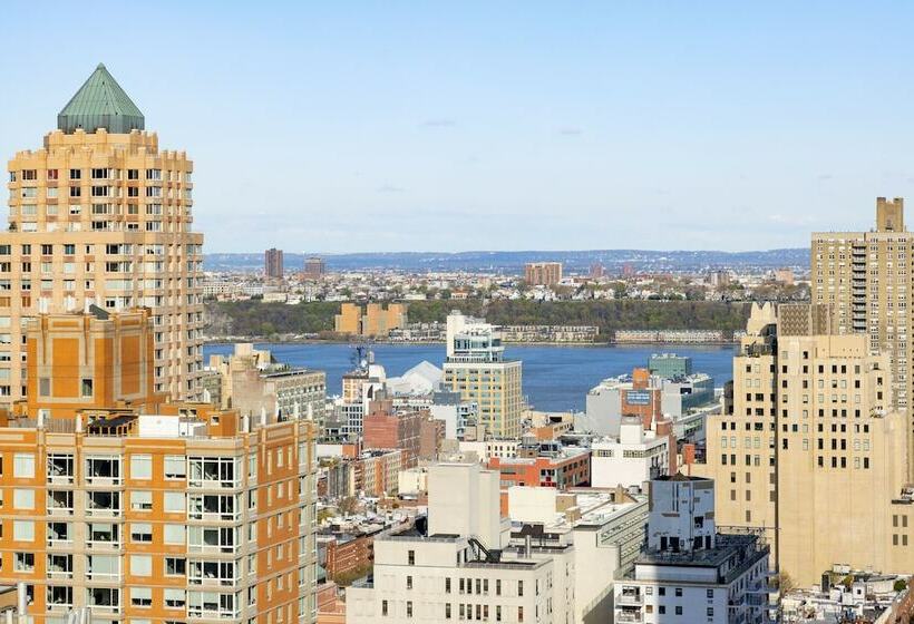 اتاق سوپریور با چشم‌انداز رودخانه, M Social Hotel Times Square New York