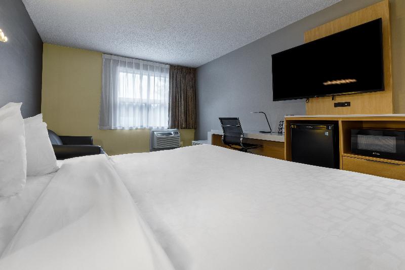 اتاق استاندارد با تخت بزرگ, Clarion Pointe Quebec Airport