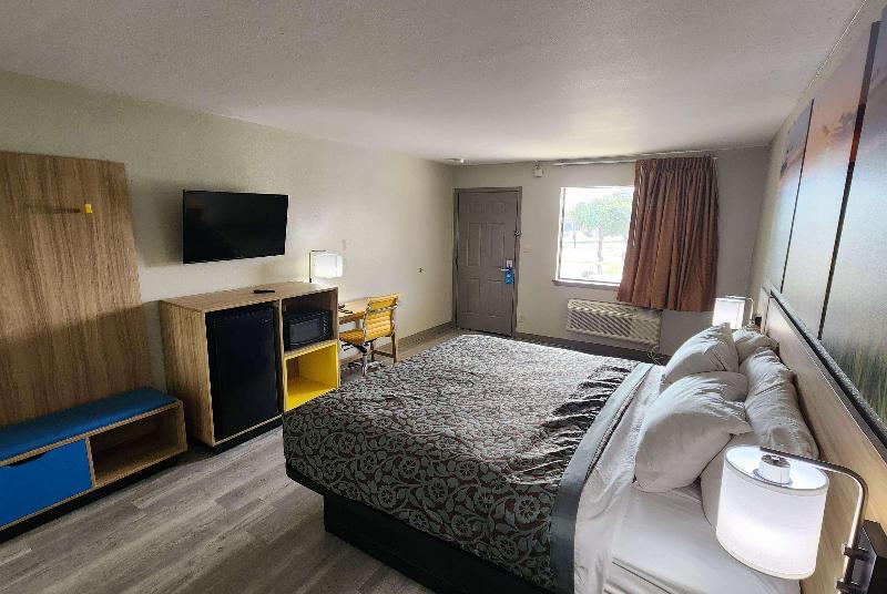 Номер Стандартный Кровать Куин, Four Points By Sheraton Winnipeg South