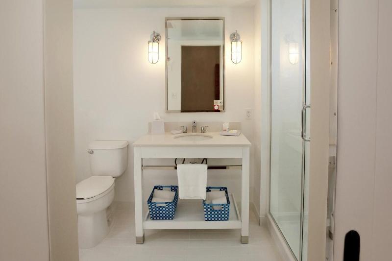 Стандартный Номер Кровать Кинг, Four Points By Sheraton Winnipeg South