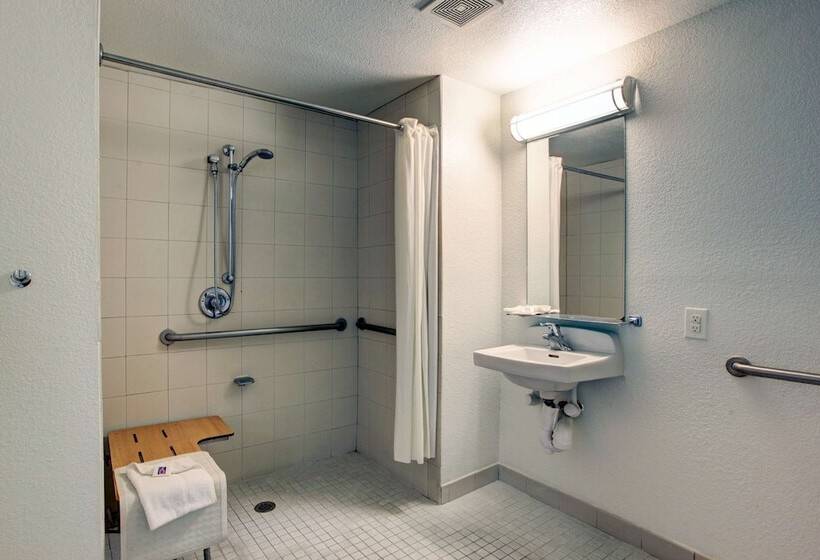 장애인을 위한 스탠다드 룸, Motel 6santa Ana, Ca  Irvine  Orange County Airport