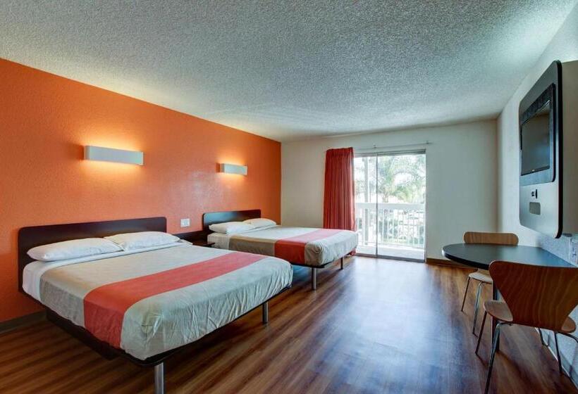 프리미엄 4인룸, Motel 6santa Ana, Ca  Irvine  Orange County Airport