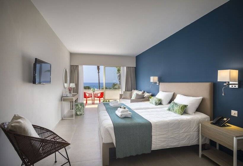 Люкс Вид на Море, Leonardo Laura Beach & Splash Resort