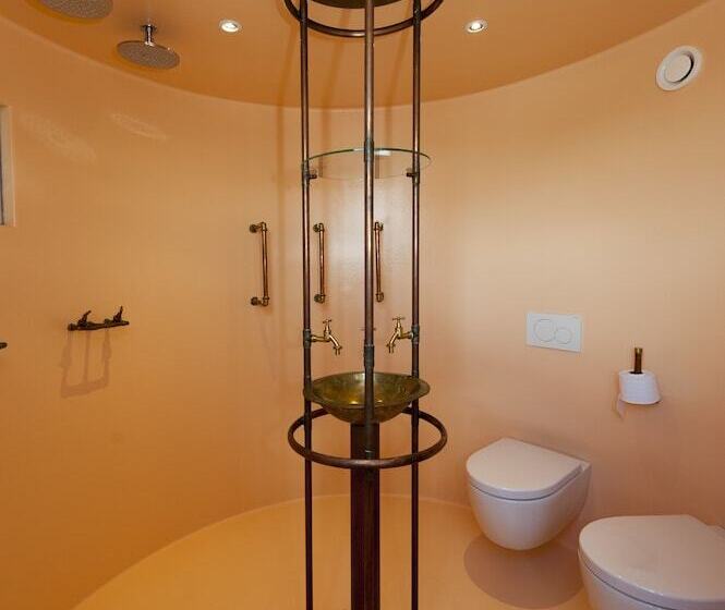 Standard Room, Botel