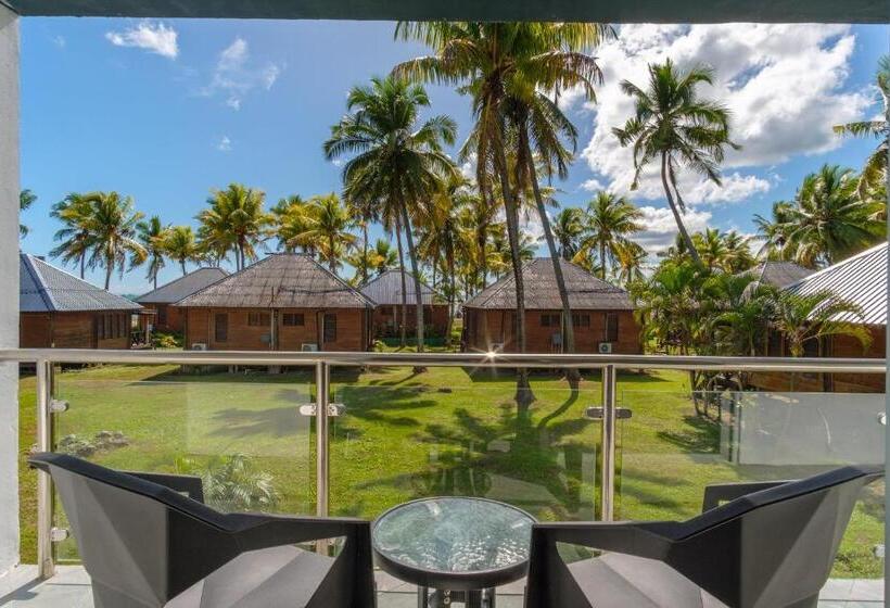 Семейный Номер Вид на Сад, Club Fiji Resort