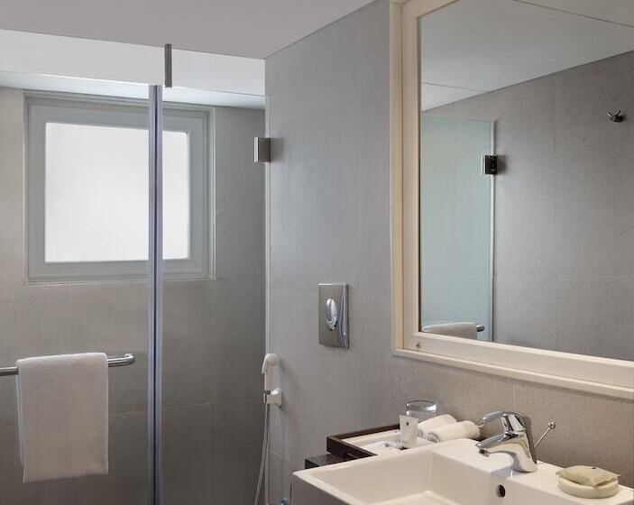 Номер Deluxe, Grand Mercure Vadodara Surya Palace
