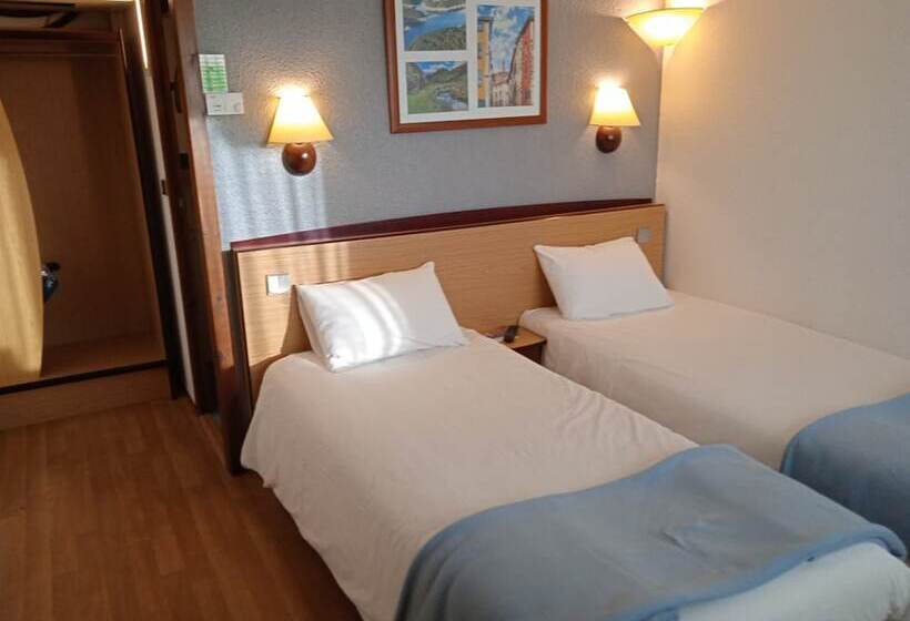 Номер Стандарт, Hôtel Restaurant Campanile Aurillac