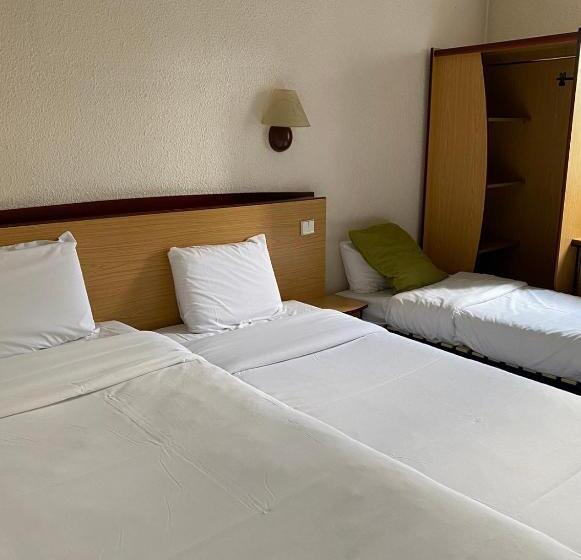 Номер Стандарт, Kyriad Le Blanc Mesnil