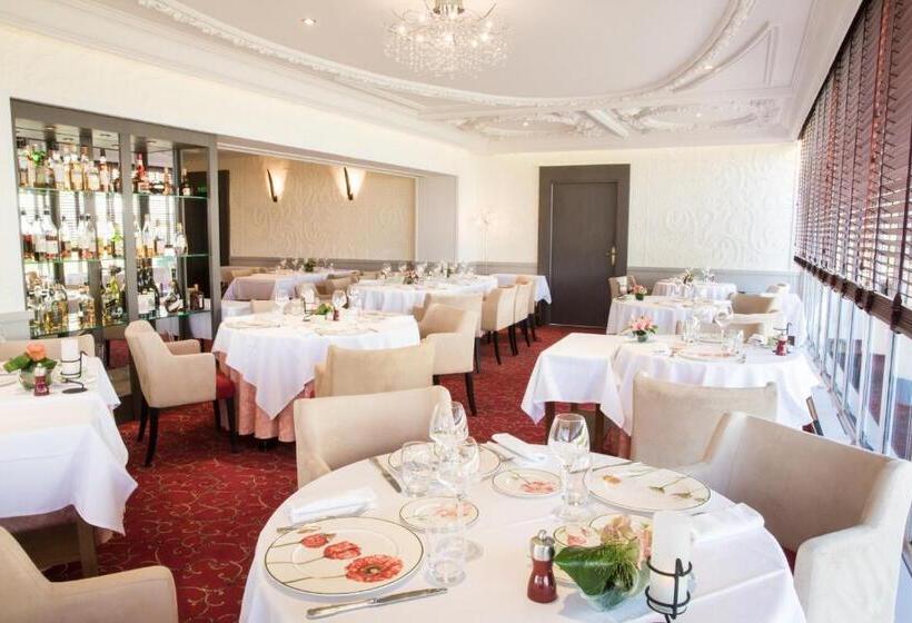 Номер Стандарт, Logis Hôtel Restaurant Le Medicis