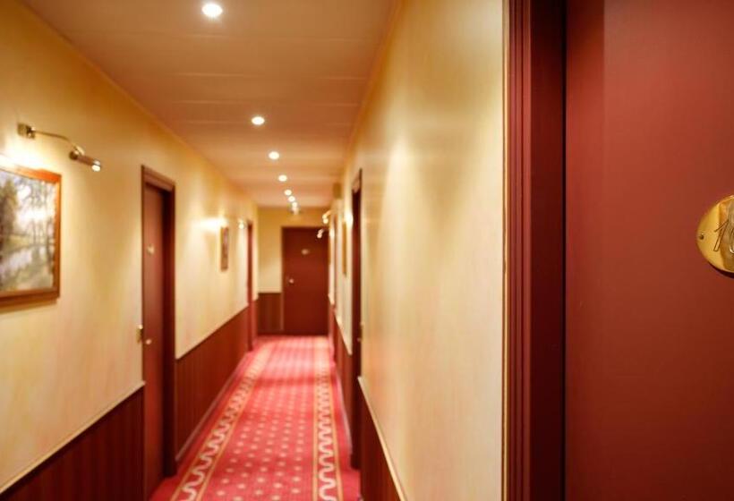 Полулюкс, Logis Hôtel Restaurant Le Medicis