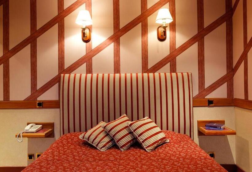 Полулюкс, Logis Hôtel Restaurant Le Medicis