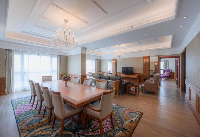 سوئیت پریمیوم, The Empress Hotel   Sha Extra Plus