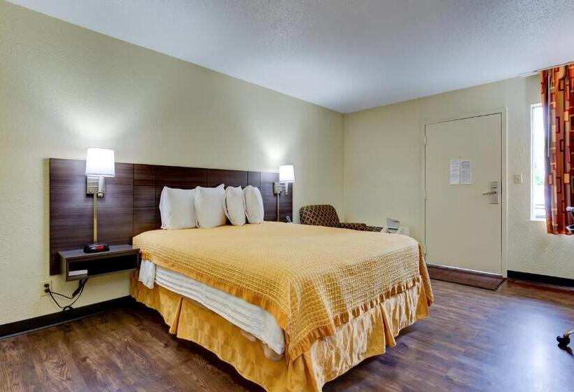 Номер Стандарт, Continental Inn   Charlotte
