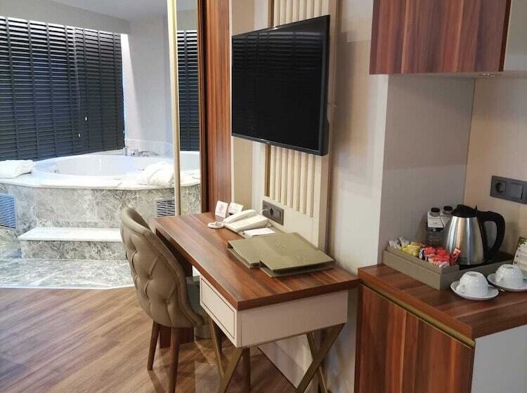سوییت سوپریور با چشم‌انداز دریا, Golden Royal Hotel & Spa