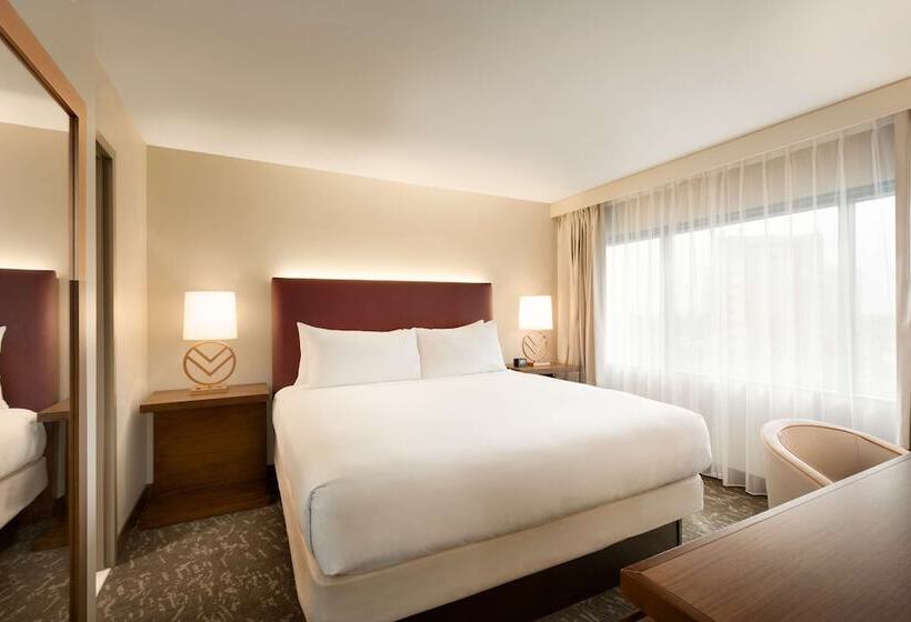 Люкс, Embassy Suites By Hilton Phoenix Downtown North