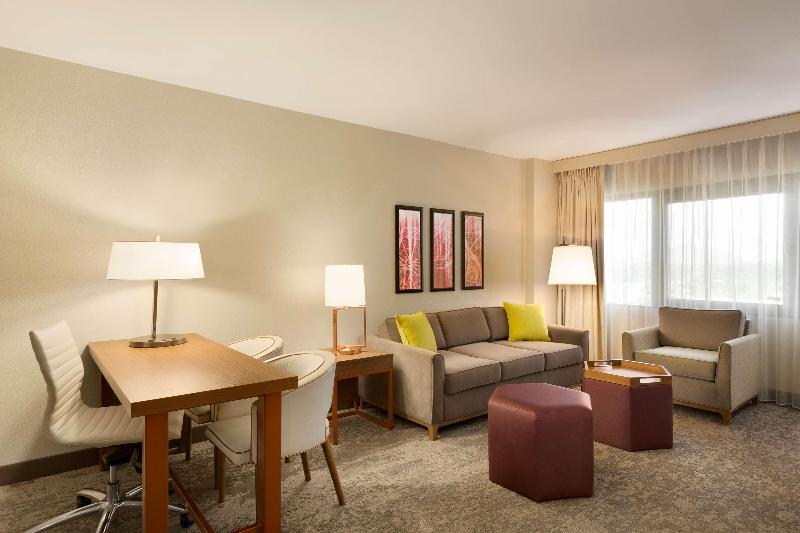 Люкс Кровать Кинг, Embassy Suites By Hilton Phoenix Downtown North