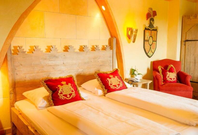 Номер Стандарт, 4 Sterne Burghotel Castillo Alcazar, Europa Park Freizeitpark & Erlebnis Resort