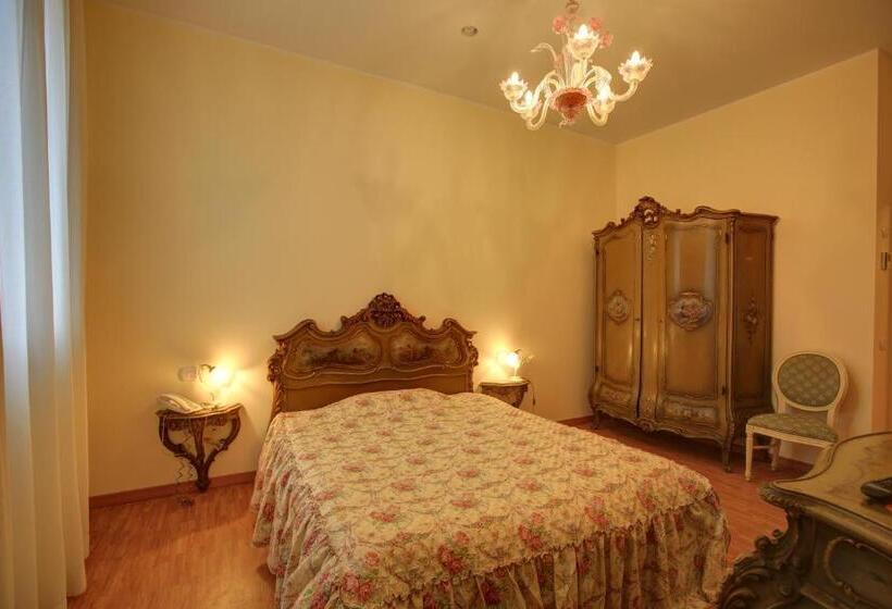キングサイズベッドのデラックスルーム, Villa Braida