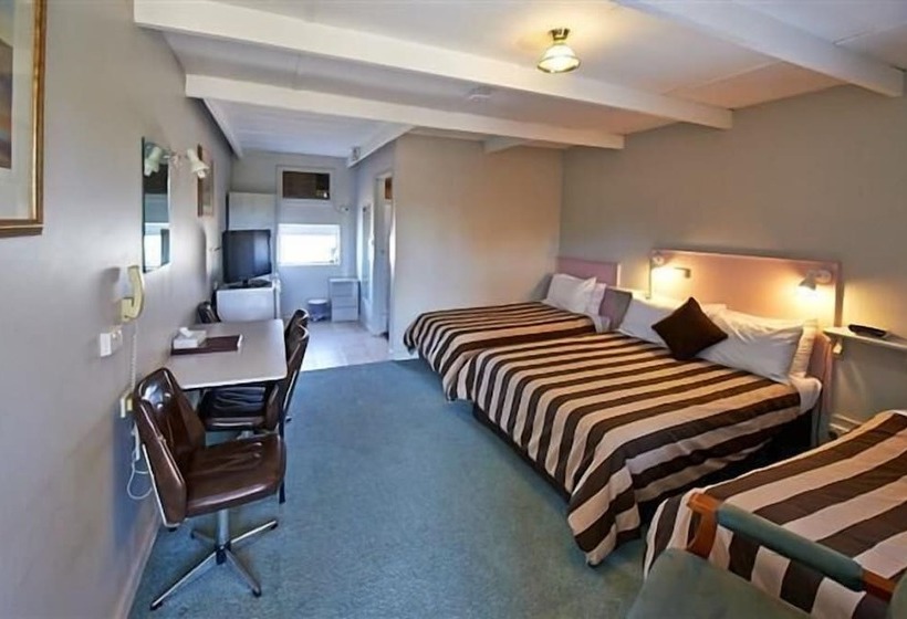 패밀리 룸, Figtree Motel