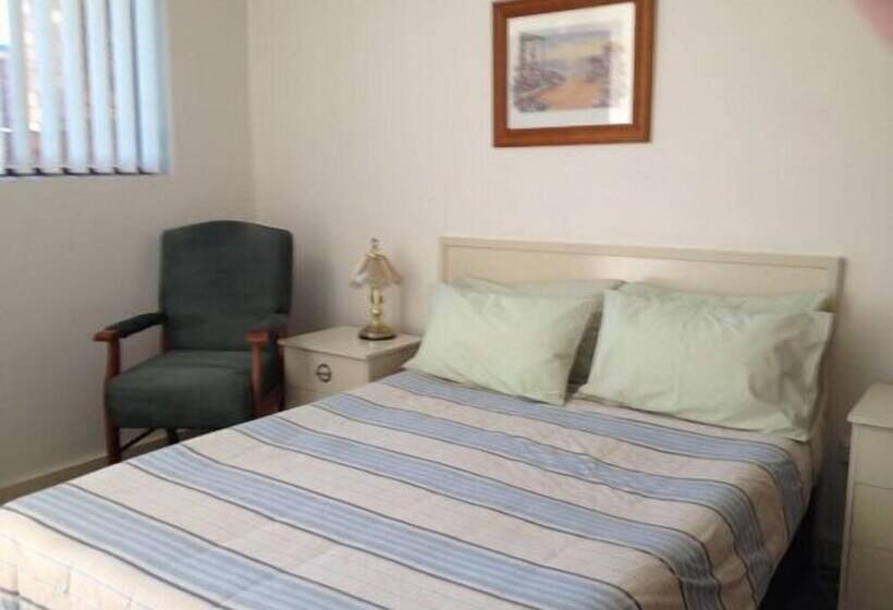 이코노미 룸, Figtree Motel