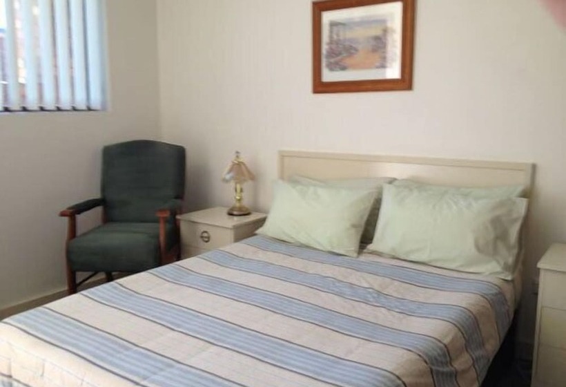 이코노미 룸, Figtree Motel