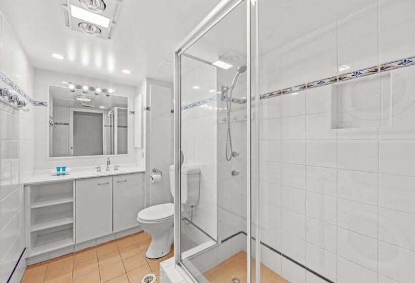 Апартаменты 2 спальни Вид на Сад, Burleigh Beach Tower