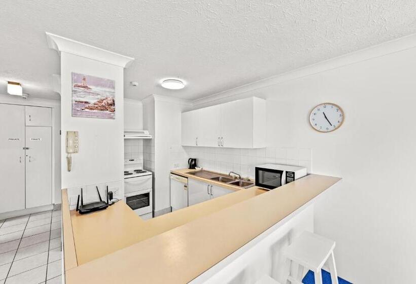 Апартаменты Economy 2 Спальни, Burleigh Beach Tower