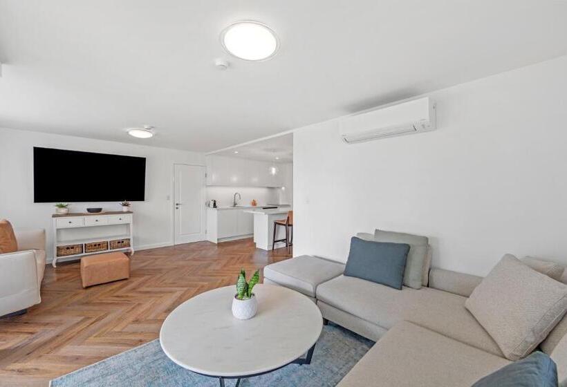 Апартаменты Superior 2 Спальни, Burleigh Beach Tower