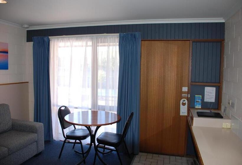 디럭스 스위트, Cunningham Shore Motel