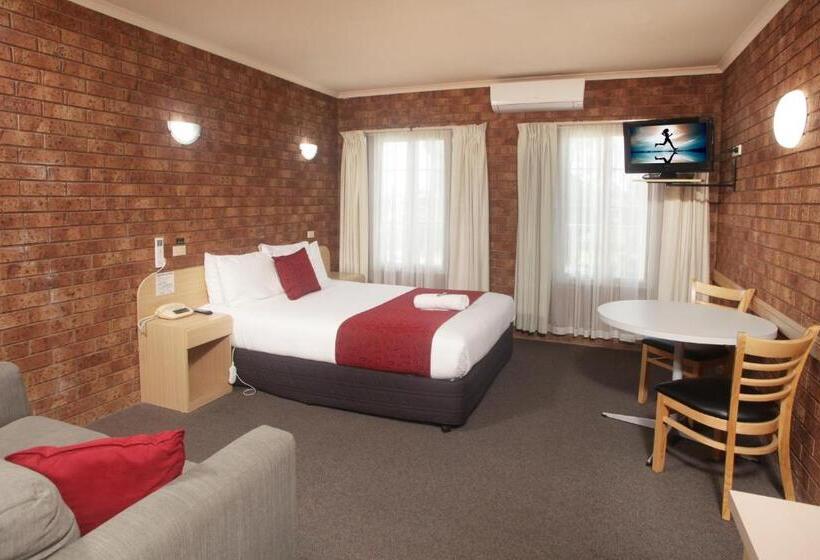 디럭스 룸, Courtyard Motor Inn