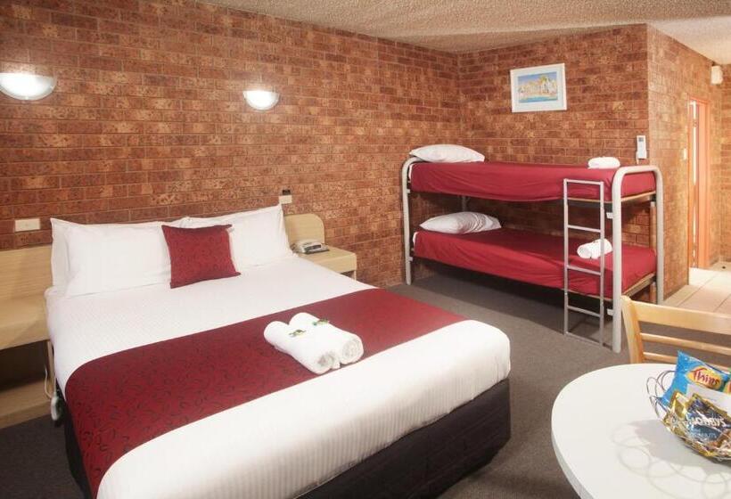 패밀리 스위트, Courtyard Motor Inn
