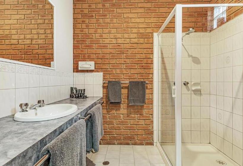 Номер Deluxe, Golden River Motor Inn