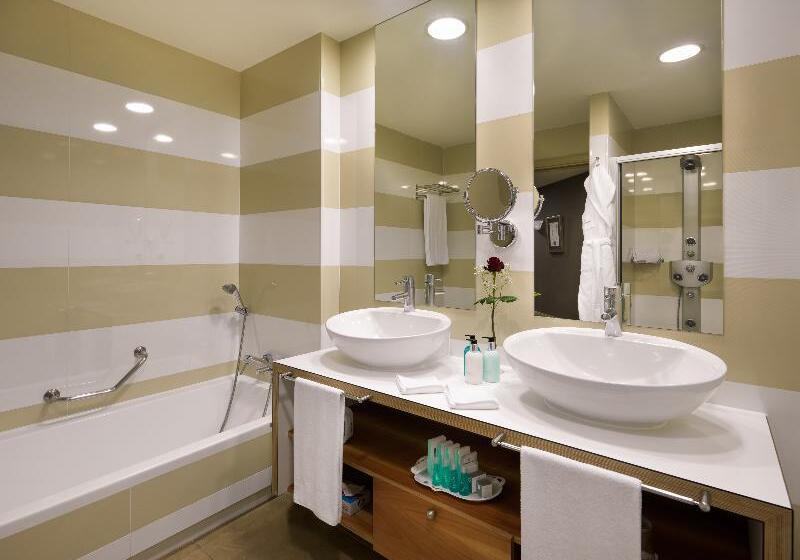 Семейный Номер, Maclin Lodge Motel