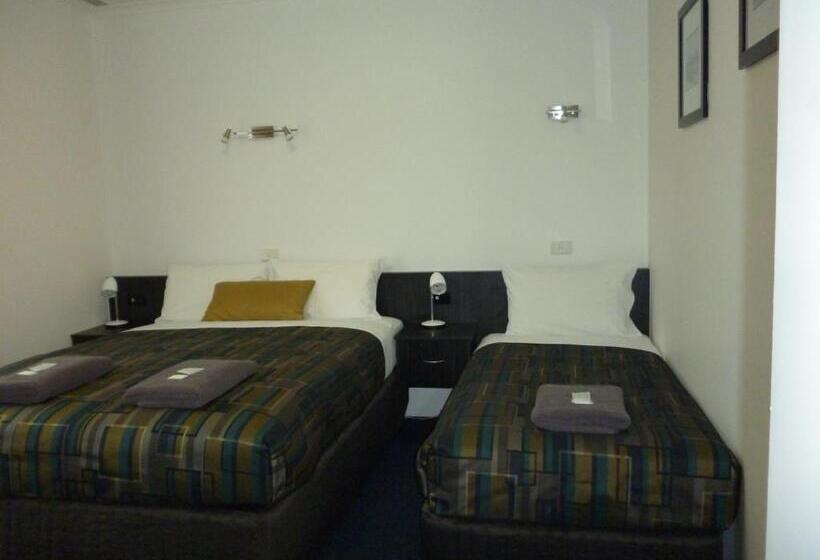 패밀리 룸, Otway Gate Motel
