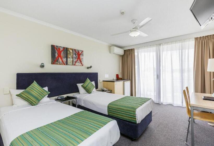 اتاق استاندارد با بالکن, The Wellington Apartment