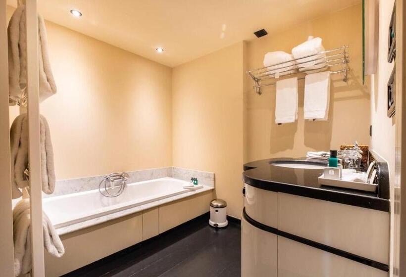 غرفة سوبيريور سرير كينج, Small Luxury Hotel De Witte Lelie