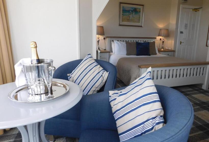 Номер Superior, Cullen Bay Hotel