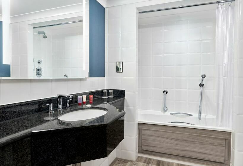 Номер Стандарт, Leonardo Royal Southampton Grand Harbour