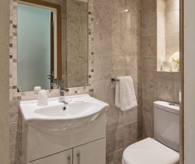 Номер Стандарт Трехместный, Lancaster Court