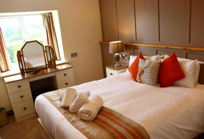 استودیوی لوکس, Lion Hotel & Studio Apartments
