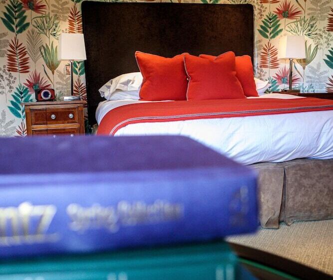 Номер Deluxe Кровать Кинг, Langshott Manor   Luxury Hotel Gatwick