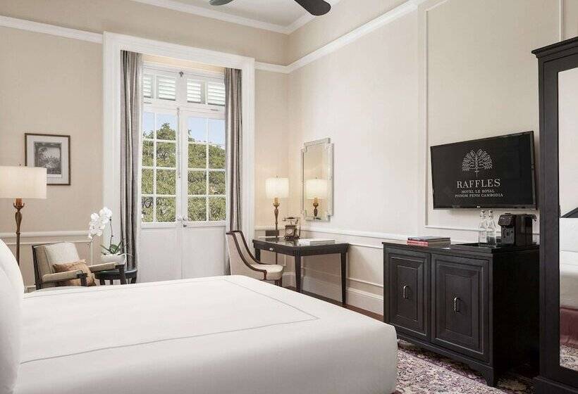 스탠다드 룸 더블 침대, Raffles Hotel Le Royal
