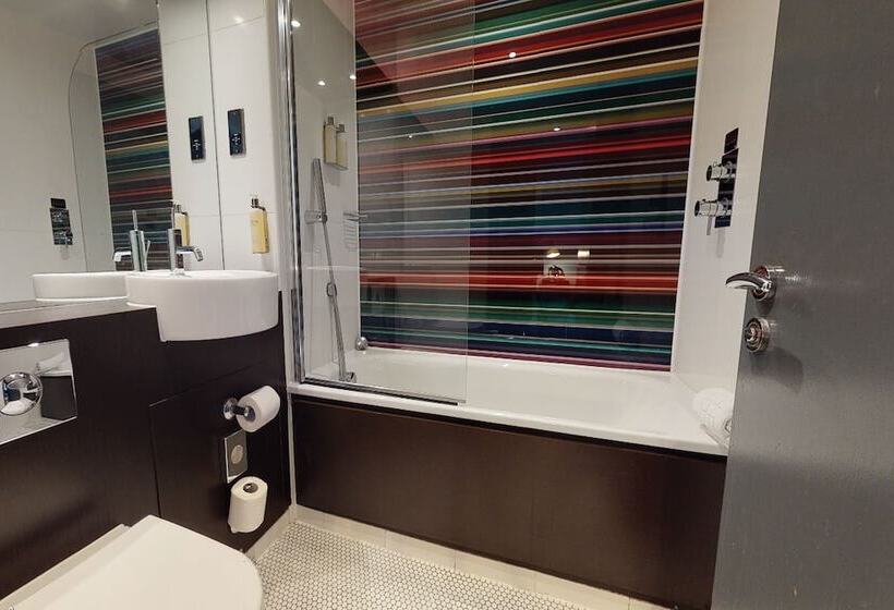 Номер Стандарт, Village Hotel Wirral