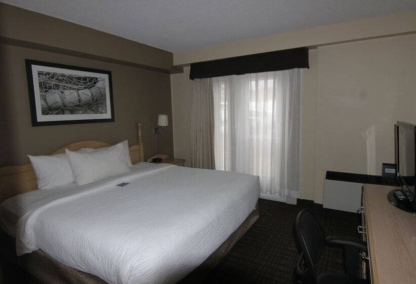 Люкс, Travelodge Suites By Wyndham Moncton