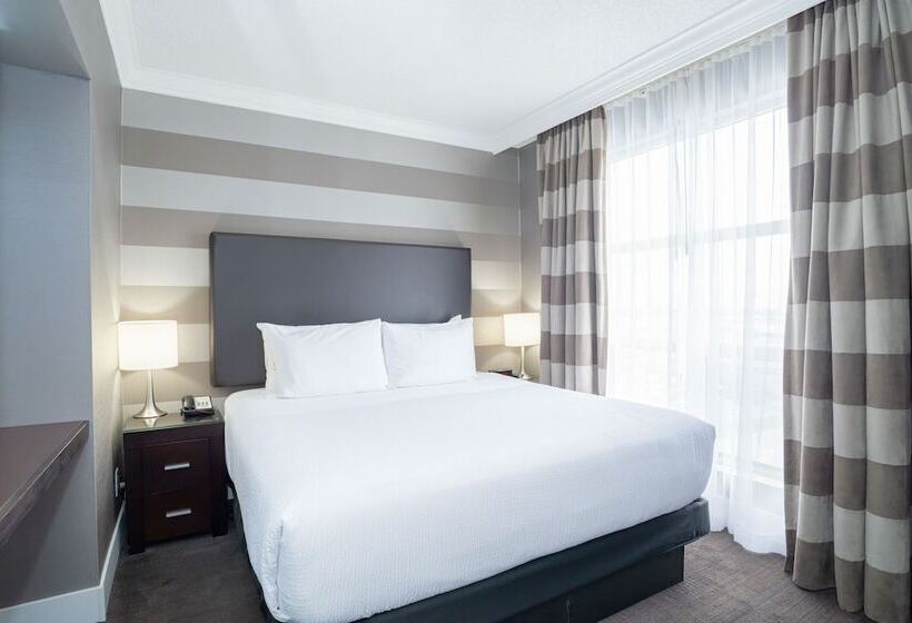 סוויטה, Sandman Signature Mississauga