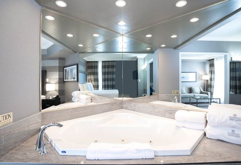 סוויטה אקזקיוטיב, Sandman Signature Mississauga