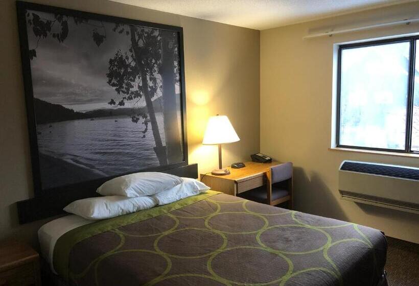 标准间, Super 8 By Wyndham Salmon Arm